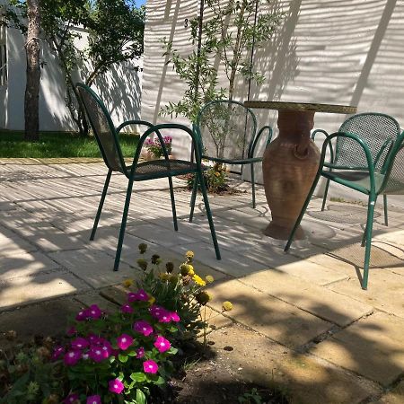 Aradeo Agriturismo Tenuta La Monaca מראה חיצוני תמונה