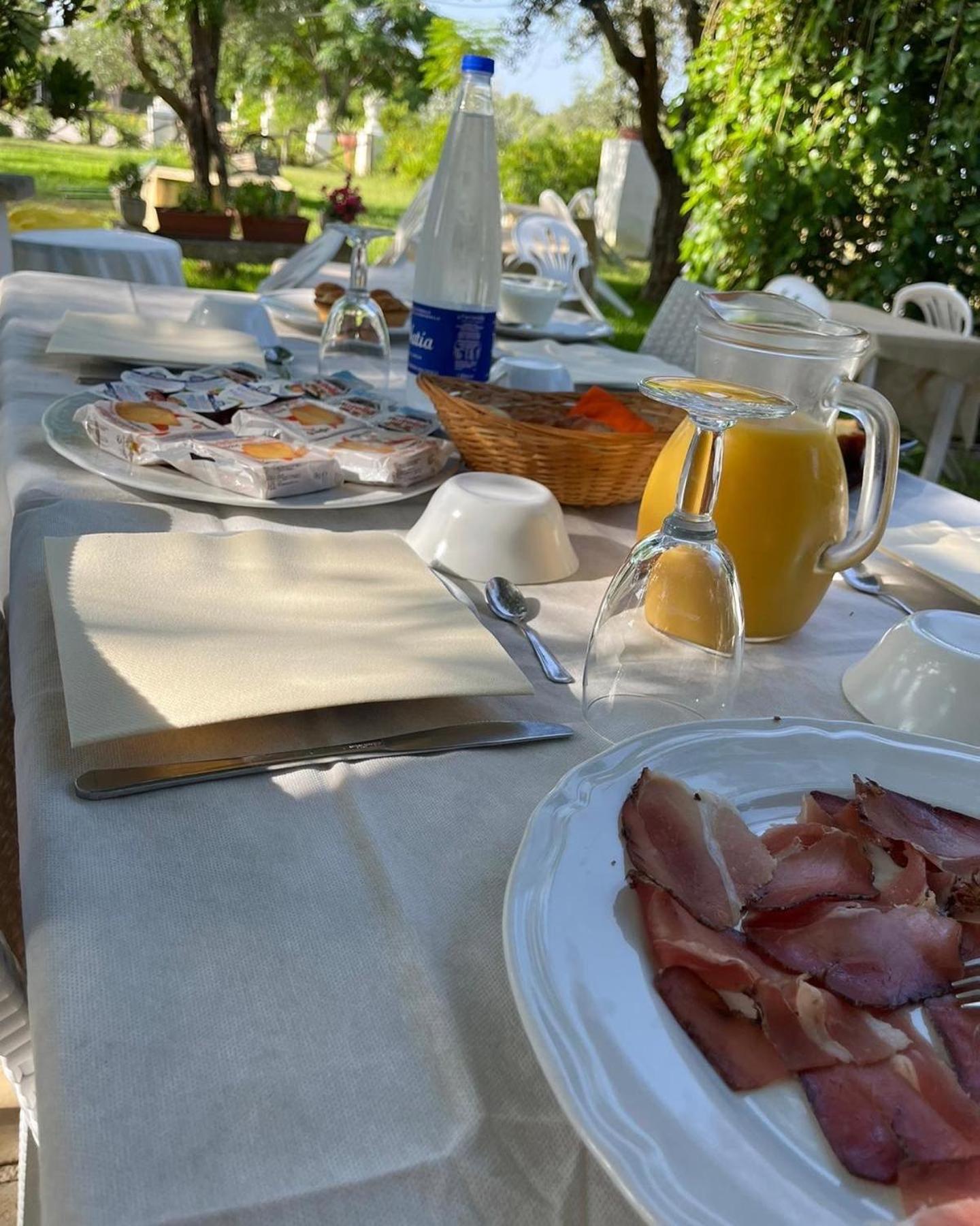 Aradeo Agriturismo Tenuta La Monaca מראה חיצוני תמונה