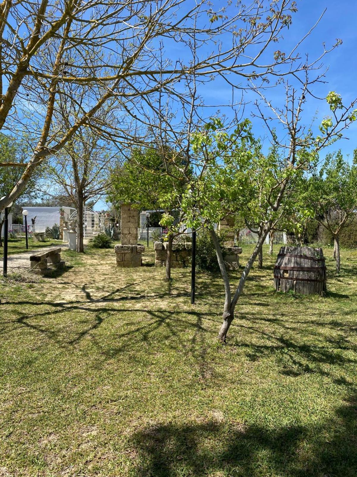 Aradeo Agriturismo Tenuta La Monaca מראה חיצוני תמונה